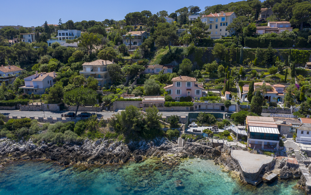 Roquebrune Cap Martin - Magnificent Villa at the water's edge - 1