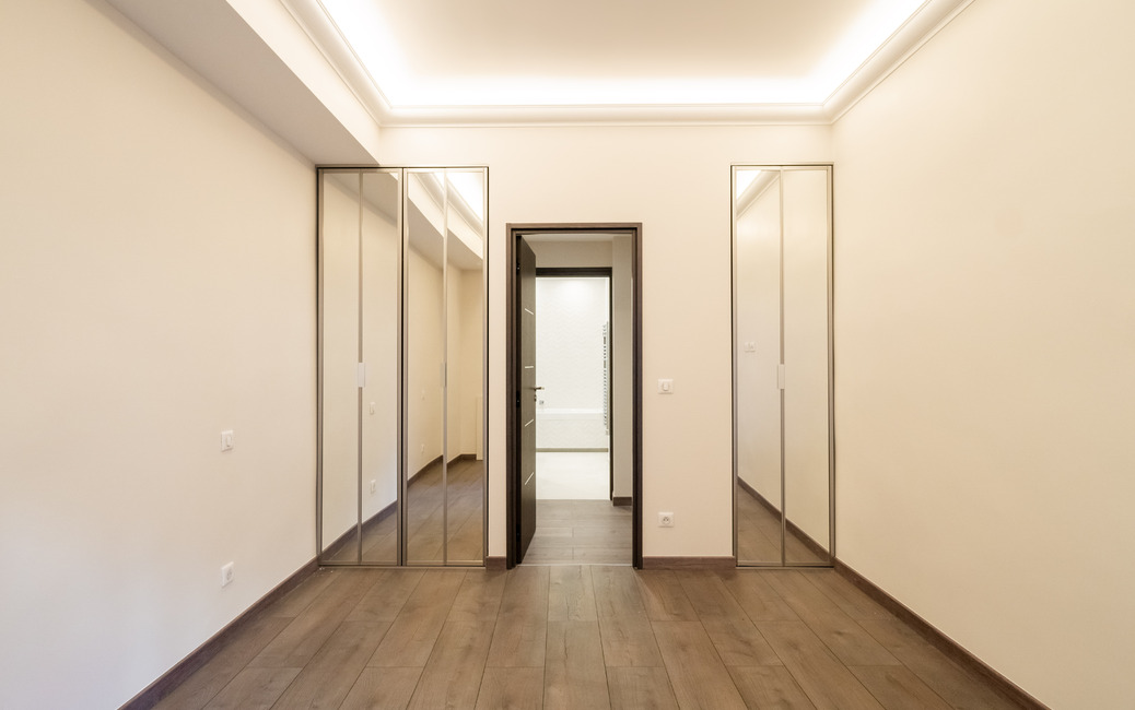 Le Roqueville - Apartment / Offices - 4-Room Flat - 4