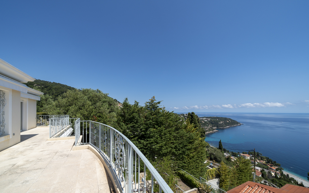 Roquebrune, a poca distanza da Monaco, vista panoramica sul mare - 11
