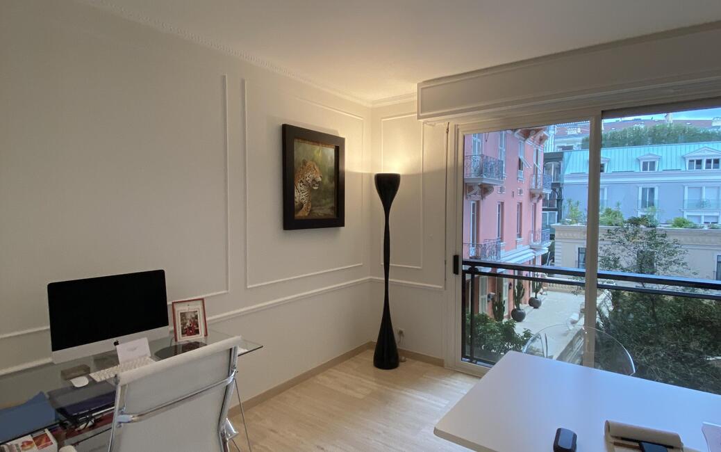 Carré d'Or - Montaigne B/C - Renovated studio flat with mixed us - 3